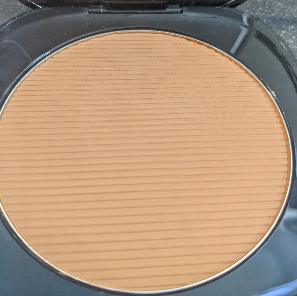 March Jacobs DISCONTINUED O MEGA BRONZER